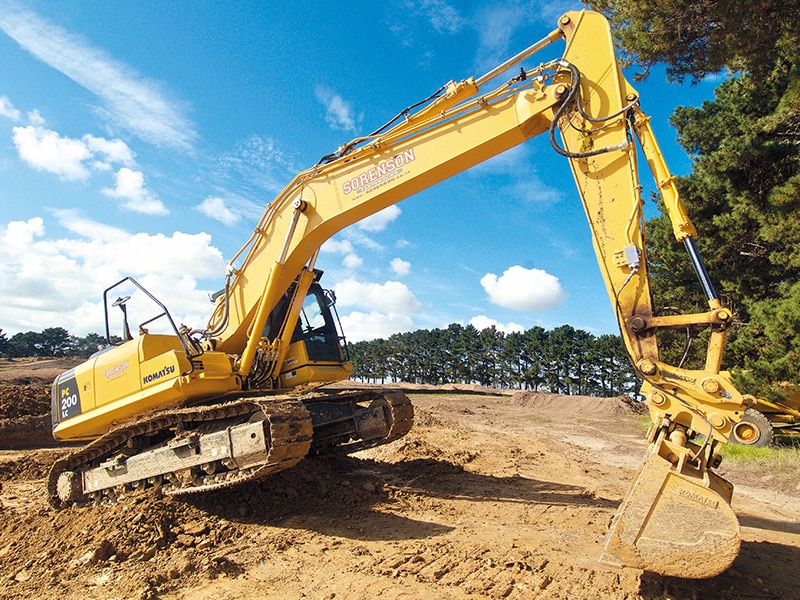 Review: Komatsu PC200LC-8MO excavator