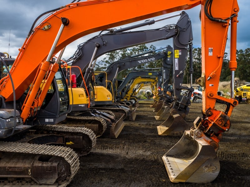 Hitachi releases ZX490LCH-7 super long front excavator